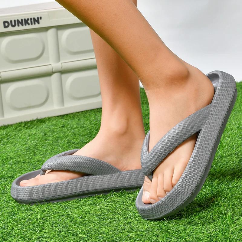 Soft Sole Platform Flip Flops Women 2025 Summer Beach Non Slip Men Slippers Coulple Thick Sole Bathroom Slides Sandals