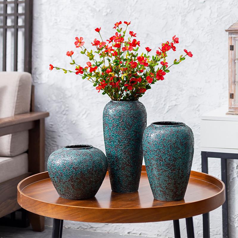 Japanese-Style Retro Ceramics Vase with Figurines for Creative Flower Arrangements