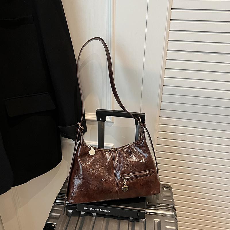 Bag Women's Autumn and Winter Maillard Style Underarm Bag Korean Niche Design Punk Locomotive Bag Shoulder Bag