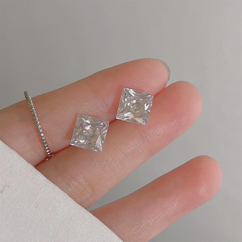 

Серьги-пусеты из стерлингового серебра 925 пробы в виде бабочек, женские, ins, нишевый дизайн, чувство, серьги для сна, простые серьги для пирсинга ушей