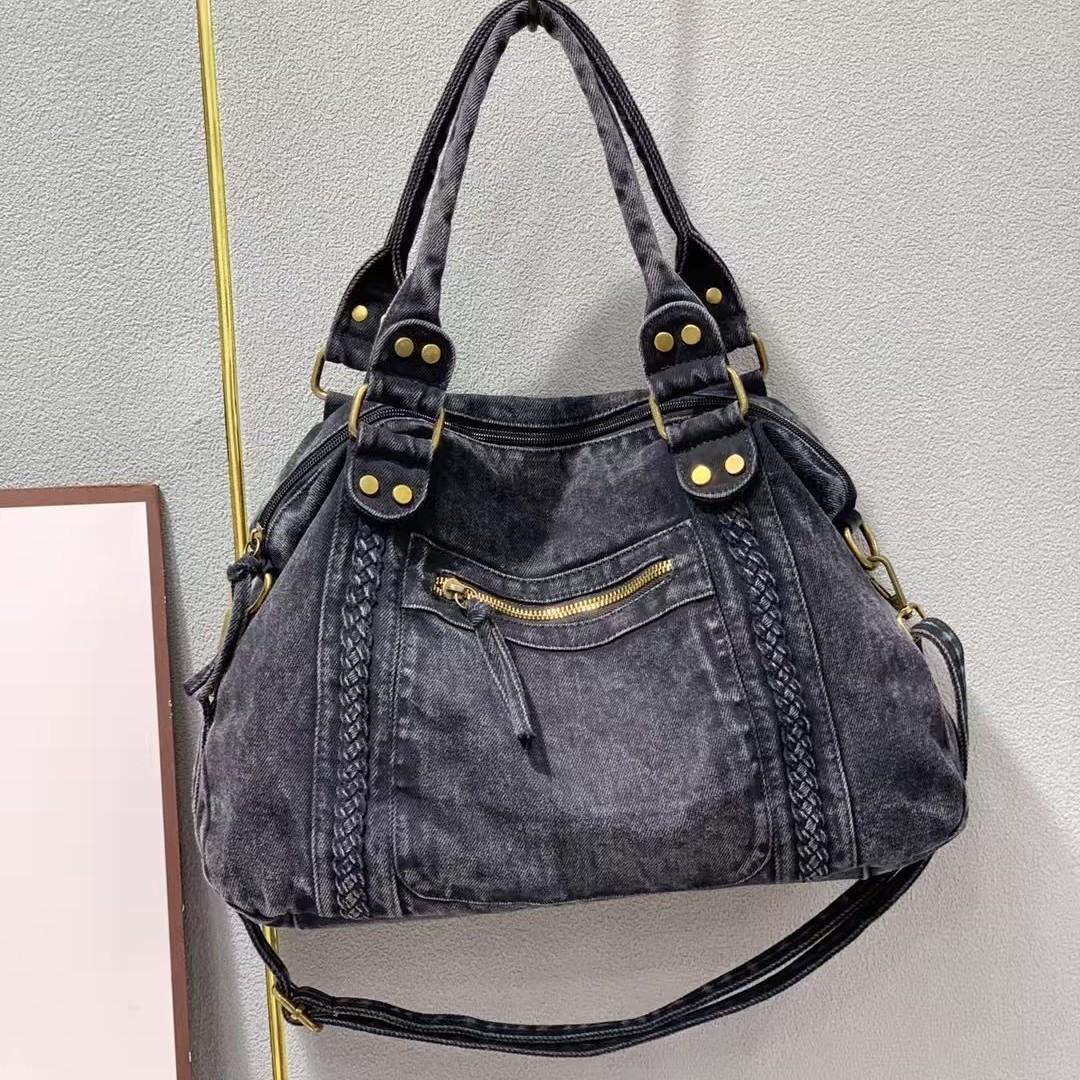 

Вместительная ретро джинсовая сумка-тоут и кроссбоди для мотоциклисток 38x11x28 cm чёрный