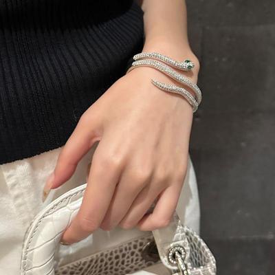 Bracelet jonc serpentin à trois couches en zircon Bracelet nouveau design chinois Bijou personnalisé de luxe léger et tendance pour femmes