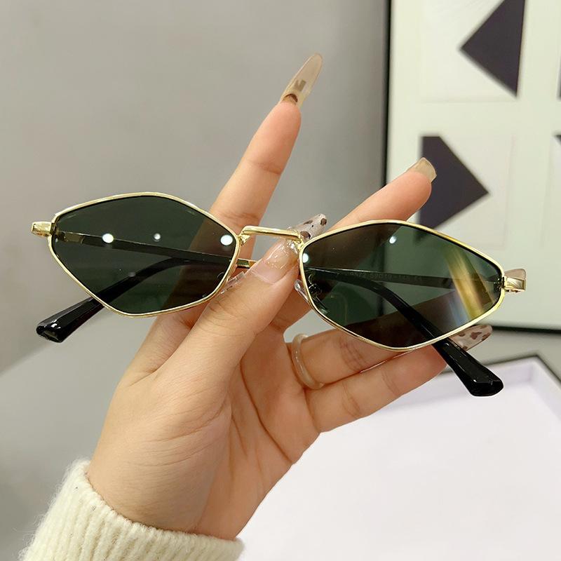 Rhombus Polygon Small Frame Sunglasses Women Fashion Oval Retro Outdoor Sun Glasses Luxury Metal Cat eye Eyewear UV400 Sexy Girl