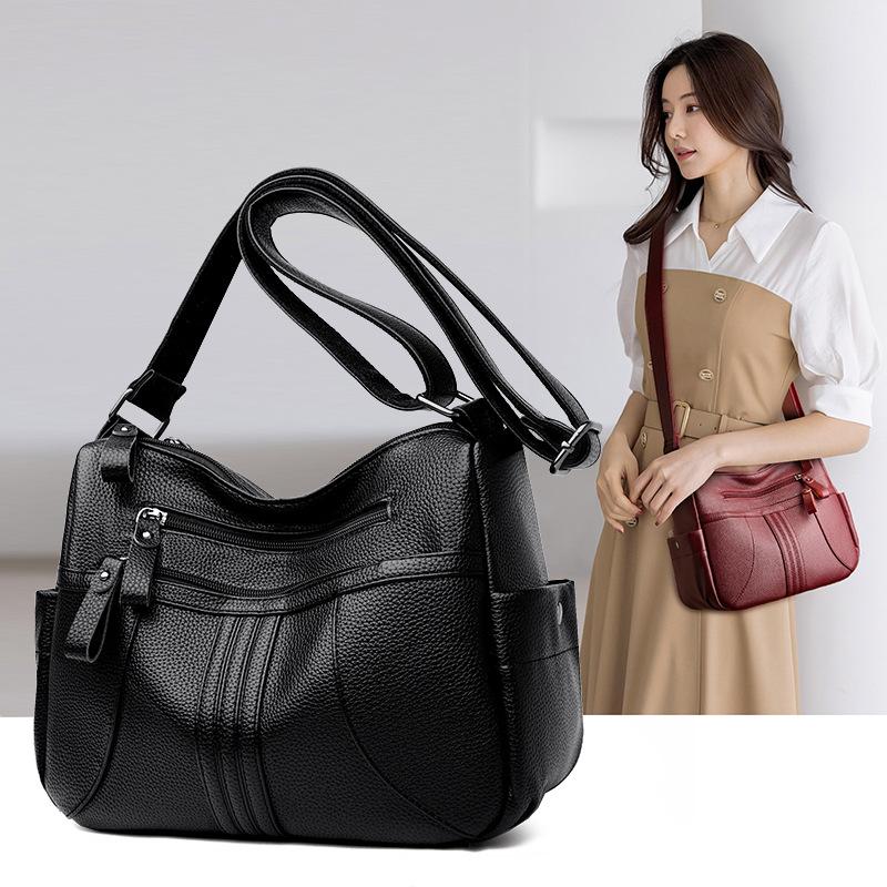 Middle-aged mother flip bag woman 2025 autumn and winter new fashion messenger bag soft leather simple large capacity shoulder bag