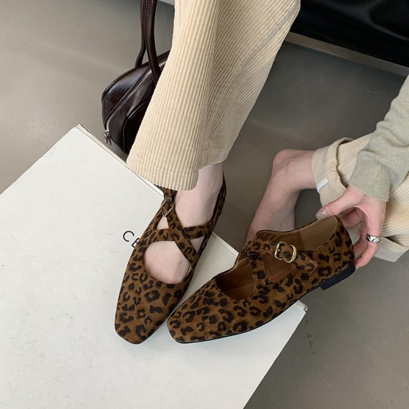 Fashion Autumn Women Flat Shoes Fashion Round Toe Shallow Slip On Ladies Red Ballerinas Shoes Soft Flat Heel Mary Jane Shoes