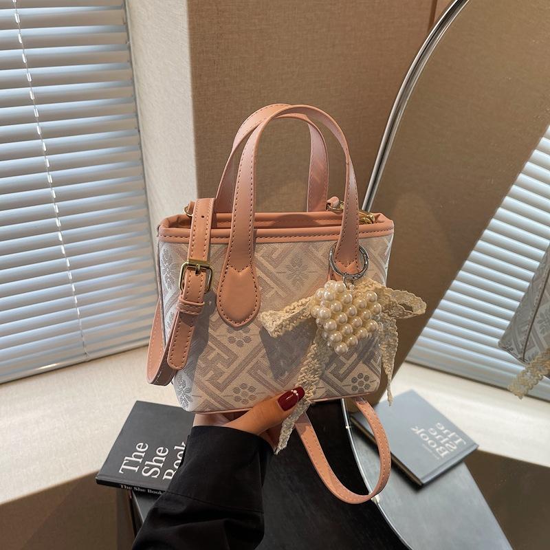 2025 Portable Niche Design Bag Women's Bucket Bag New Sweet Shoulder Messenger Bag