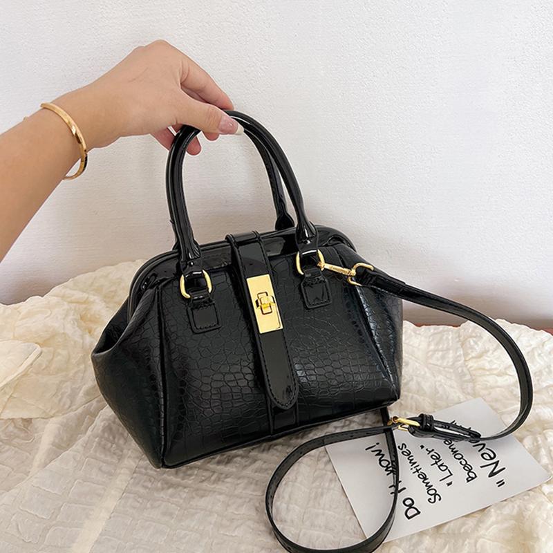 

Fashionable Tassel-Decorated Women S Shoulder Bag Large Capacity Shoulder Bag With Fashionable Zipper And Removable Strap Quality