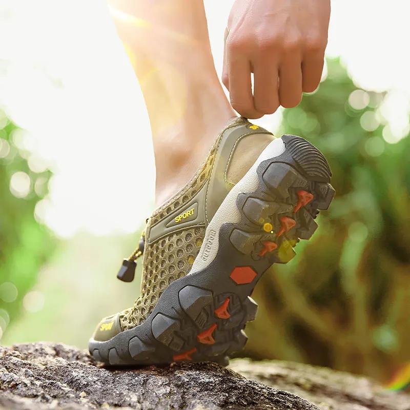 Flat Sandals Men's Outdoor Mountaineering and Hiking Shoes Mesh Breathable Anti Slip Wear Resistant Summer Slippers Water Shoes