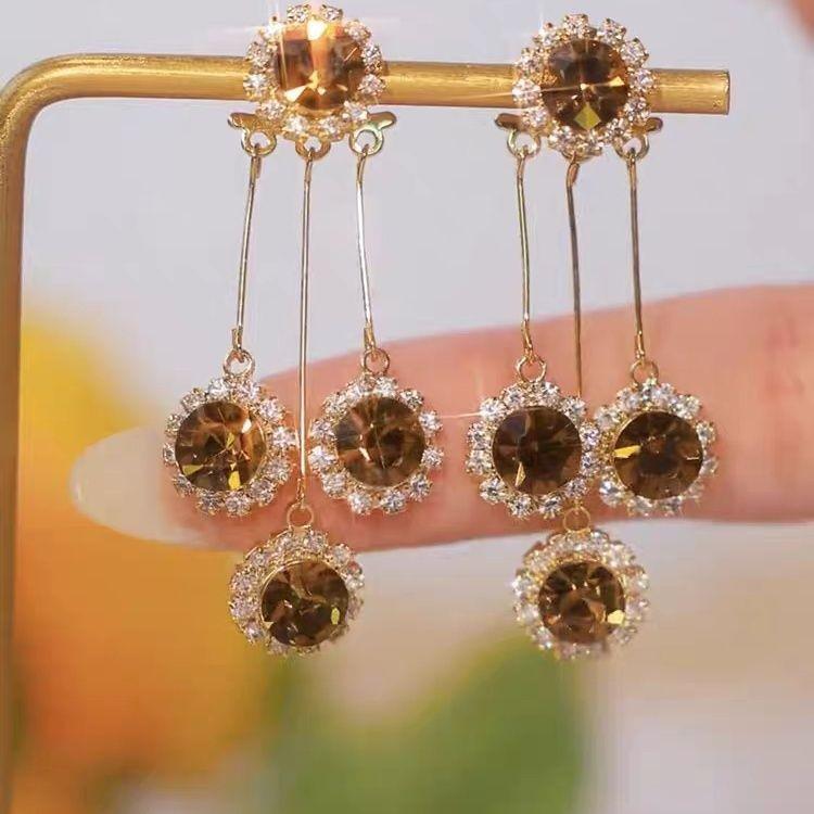 Zircon Crystal Diamond Stud Earrings - Unique Two-Way Design for Women, Light Luxury, High-End Fashion Accessories