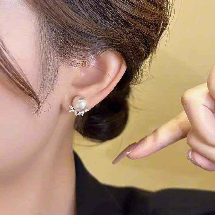 Simplicity Personality Temperament High-end Versatile Dazzling Galaxy Cold Light Earrings