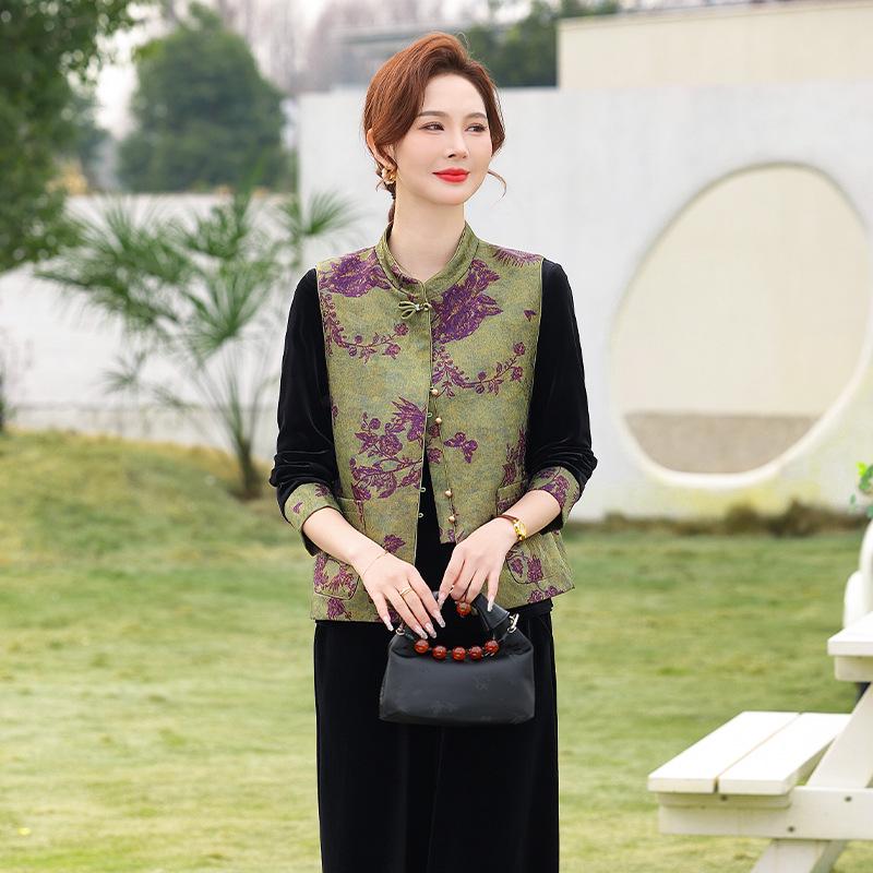 

Stylish and Warm Chinese Style Sleeveless Vest with Frog Buttons and Velvet for Middle-Aged and Elderly Mothers 4XL [145-160 lbs]