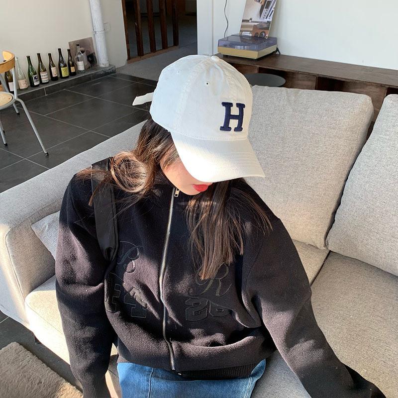 Classic Soft Design Top Baseball Cap For Men And Women Available In Multiple Colors