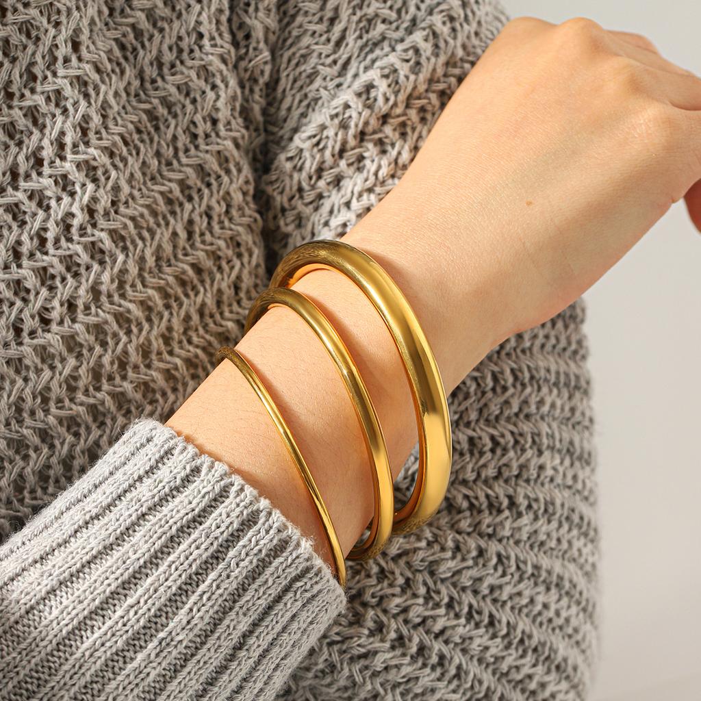 Minimalist Ins style landscape face plain hoop bracelet, light luxury versatile titanium steel bangle, 18k gold jewelry