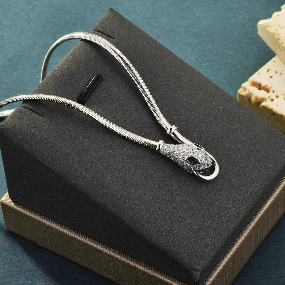 Snake Bone Statement Chain Necklace For Women With Dazzling Rhinestone Accents And Adjustable Length For Personalized Style