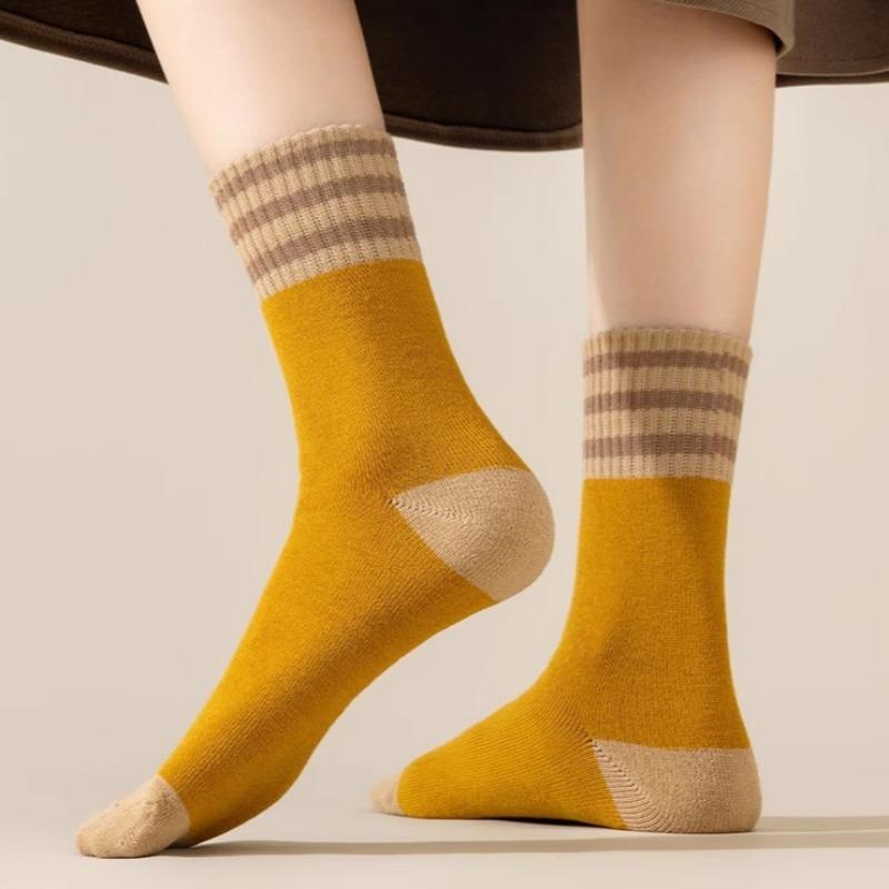 Women's Mid-tube Socks Autumn and Winter Long Socks Terry Socks Winter Plus Velvet Thick Warm Cotton Socks