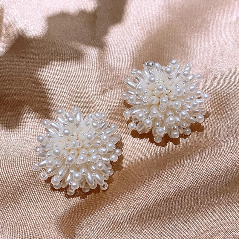 Sophisticated Silver Pearl Seashell Tassel Earrings: Elegant Light Luxury Dangle for Women