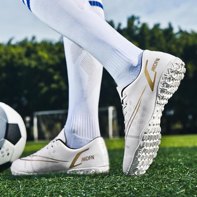 Football shoes broken nails, wear-resistant artificial grass training shoes for primary and secondary school students, adult short nails