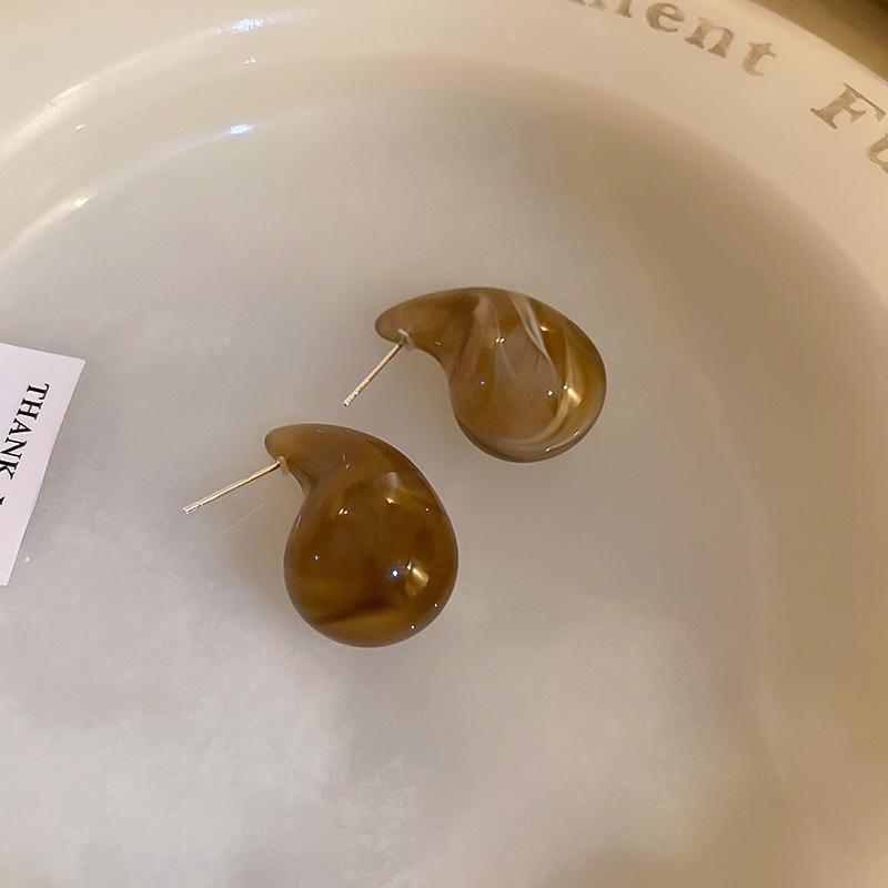 Maillard coffee color oval earrings niche simple versatile stud earrings fashion temperament high sense earrings women