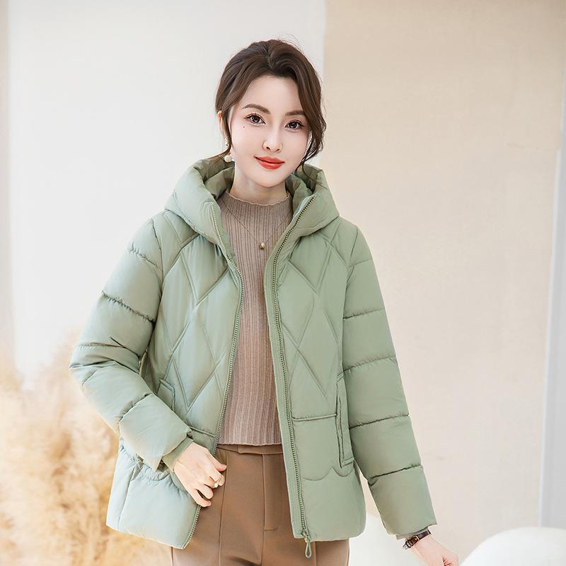 Women’s Short Hooded Windproof Thicken Warm Winter Jacket