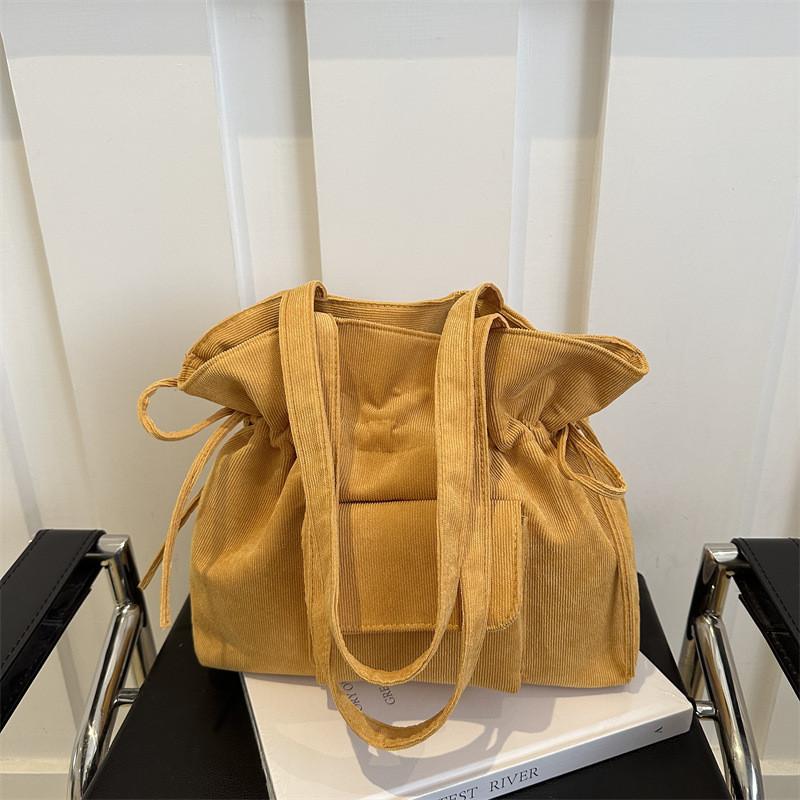 Modern Sleek Urban Large Capacity Stylish Shoulder Bucket Bag For Everyday Use