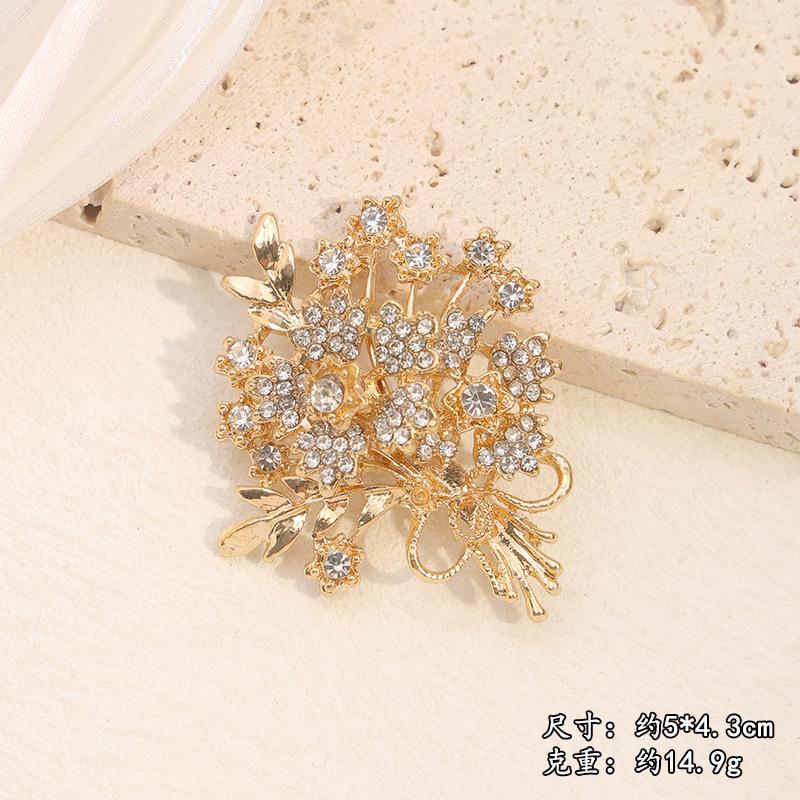 

Luxury Brooches for Women Men Exquisite Crystal Rhinestone Flower Bouquet Brooch Pin Wedding Party Banquet Jewelry Accessories