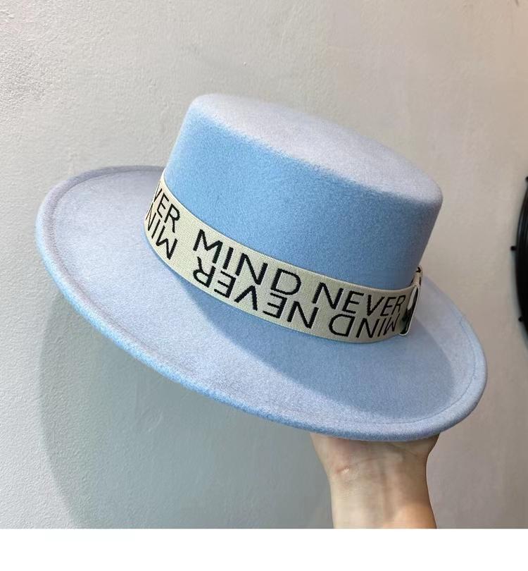New Fedoras Women's Hat Flat Top Cap French Elegant Straw Hat Fedora Pearl Chain Hat Travel Beach Hat Panama Wide Brim Hat