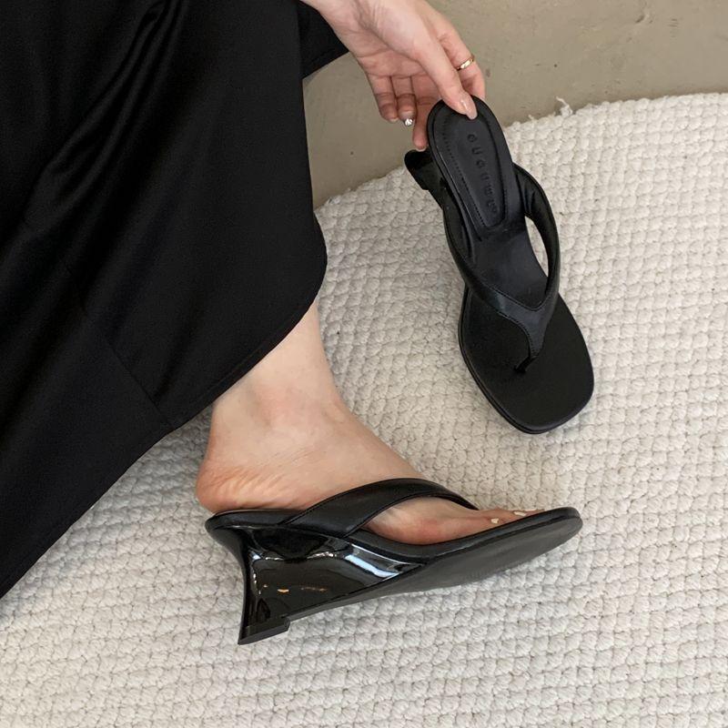 New fashion small wedge heel high heel open-toe flip-flops pinch feet niche lazy shoes comfortable cool slippers women's shoes