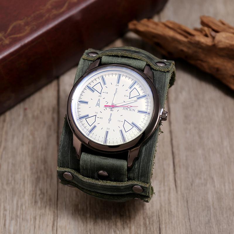 Retro Style Adjustable Cowhide Bracelet Watch - Trendy Unisex Accessory