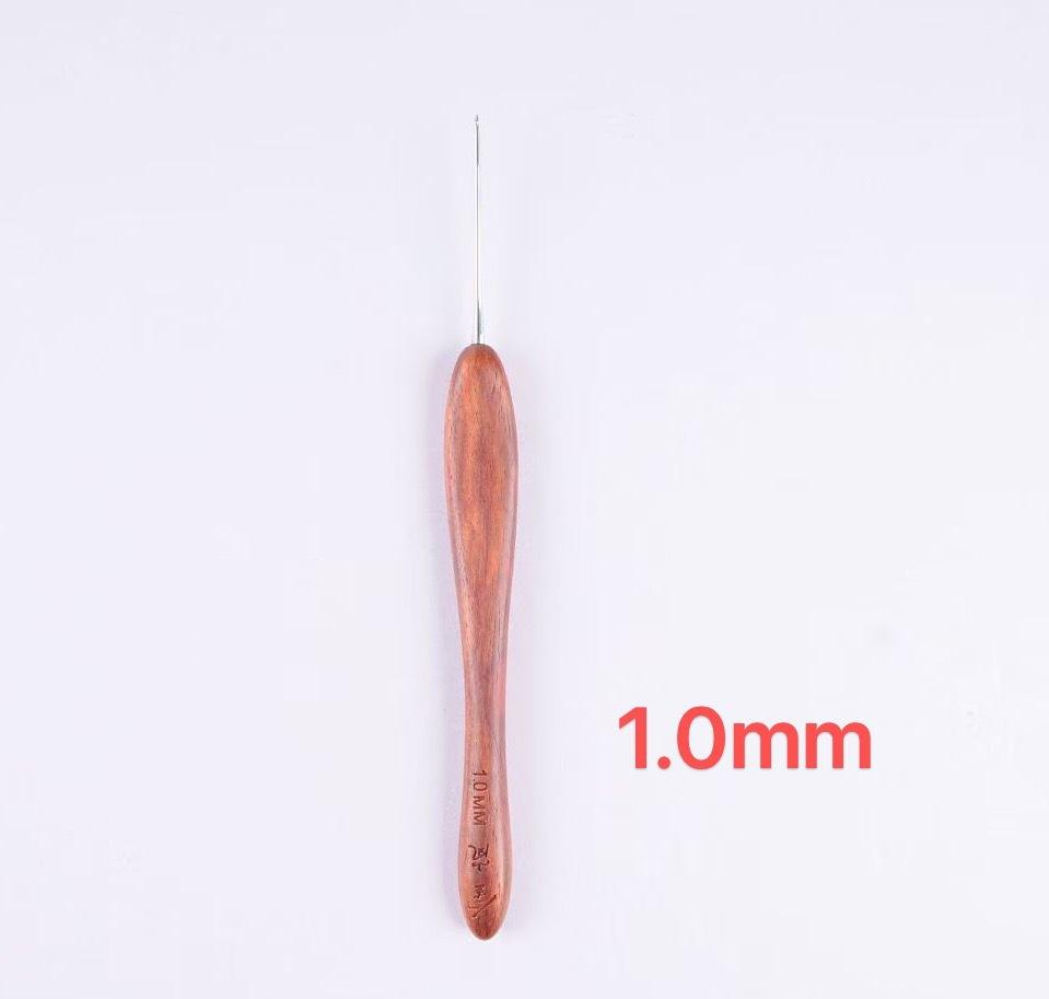 Crochet Blood Sandalwood Handle Hand Knitting Tool Non-Slip Stainless Steel Crochet