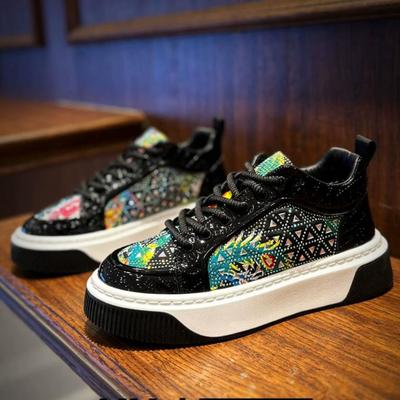 Os sapatos masculinos populares são cheios de sapatos de skate com diamantes, sapatos de cabeleireiro e sapatos de tecido estampado para palco A11