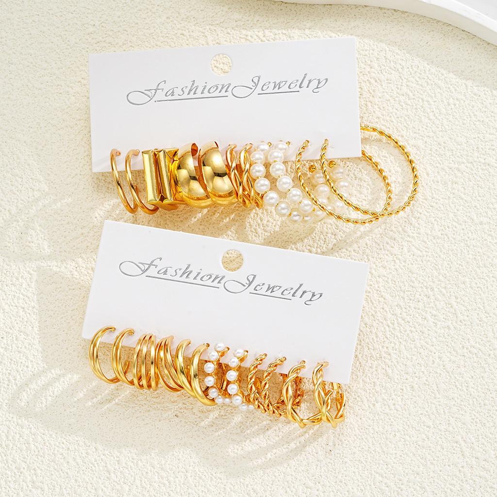 17KM Vintage Gold Color Hoop Earrings Set Pearl Metal Dangle Earrings for Women Crystal Twist Earrings Trendy Fashion Jewelry