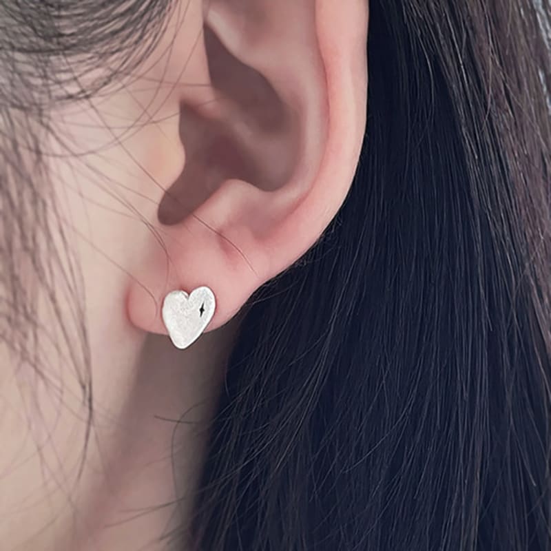 

OVERGREY Sparkling heart Earrings FREE