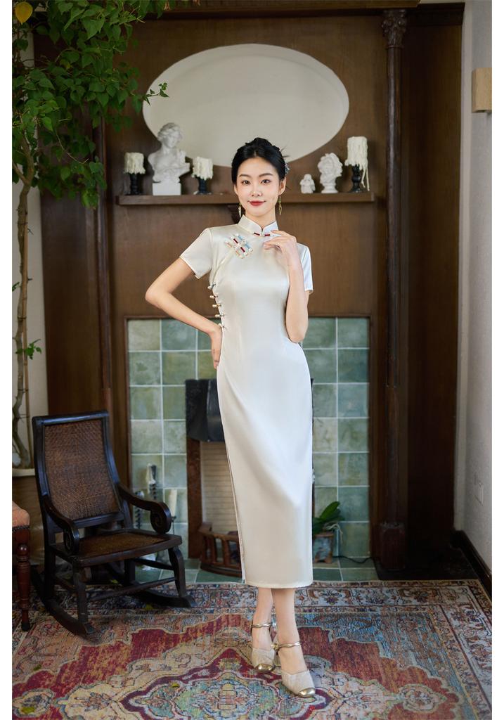 Elegant White Long-sleeved Cheongsam Spring and Summer New Improved New Chinese Style Slim Temperament Cheongsam Skirt