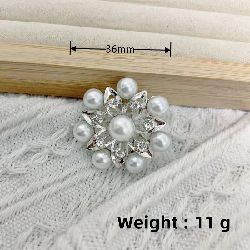 European & American Rhinestone Retro Gypsophila Eight-Pointed Star Brooch for Sweaters & Scarves