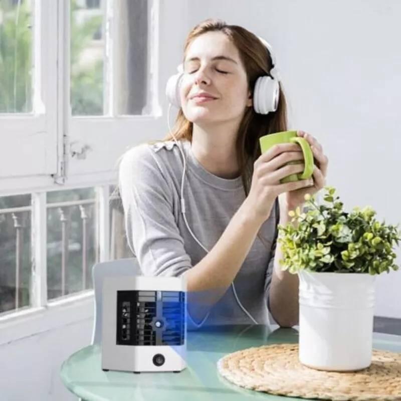 Compact Usb Portable Cooling Fan With Mist Function And Adjustable Speed