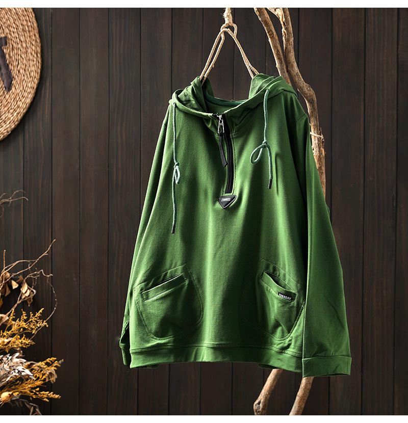 Women's Hooded Half-Zip Hoodie: Large Pockets, Subtle Logo, Stylish Loose-Fit, Casual Long-Sleeve Top