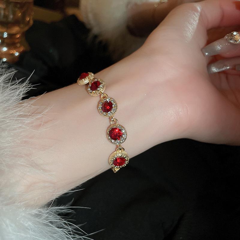 Zircon Round Geometric Flower Bracelet Vintage Style Bracelet Light Luxury High-End Hand Jewelry For Women