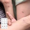 1 Hoja Araña Letra Flor Patrón Pequeño Tatuajes Temporales Para Mujeres Dedo, Pegatina de Tatuaje Falso Realista de Larga Duración