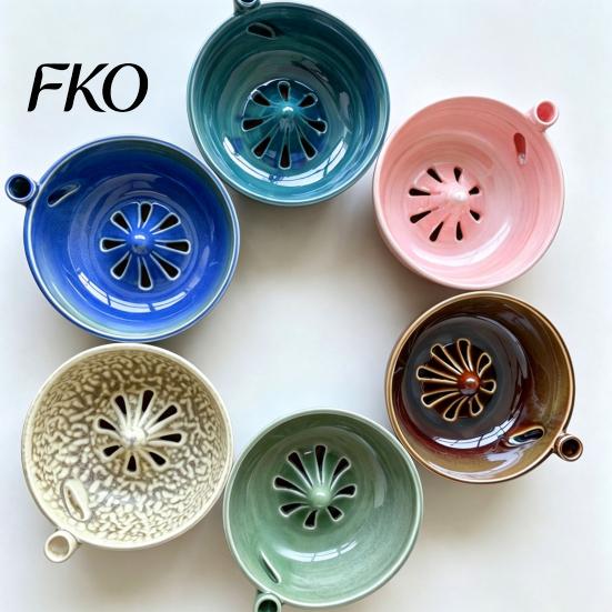 Ceramic Fruit Bowl Self Rinsing Wash Bowl, with Hollow Drain Holes, Swirl-Flow Berry Non-slip Countertop Washing Rinse for Kitchen Counter