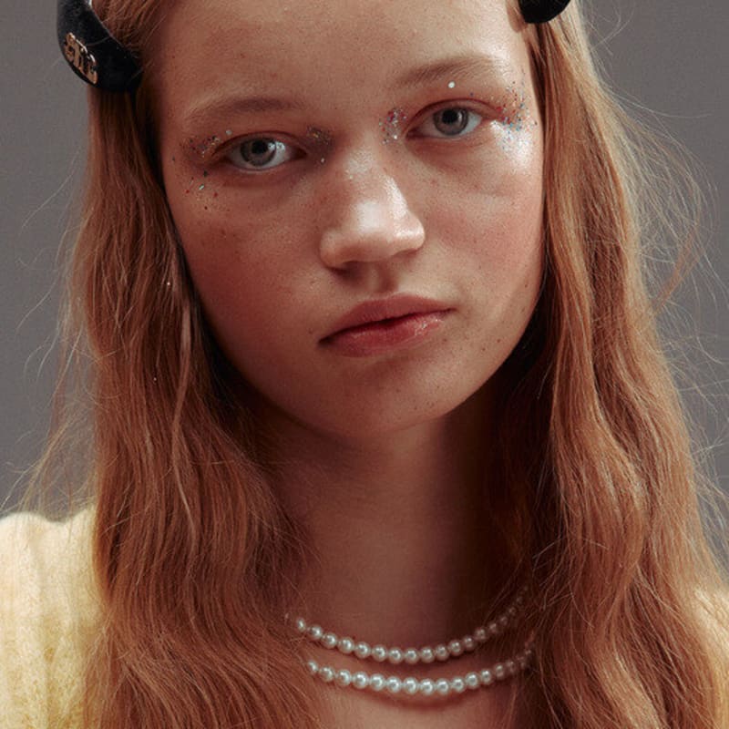 Elizabeth Moments Schwarzer Ovaler Samt-Haarspange