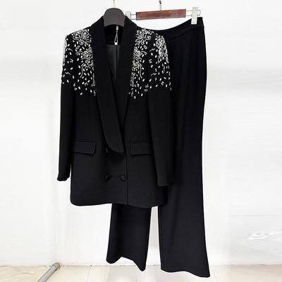High Street Mode 2026 Frühjahrs-Frühkollektion: Luxuriöses Anzug-Set mit Perlen und Strasssteinen