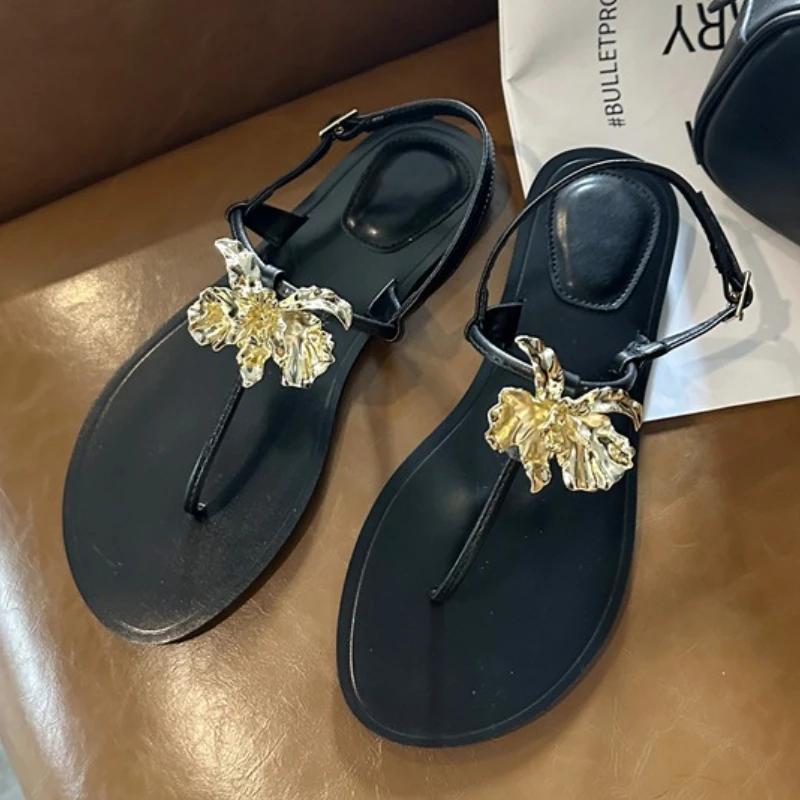 Fashion Fashion Metallic Flower Embellished Flat Sandals Women Comfort Soft Sole Ankle Buckle Design Beach Shoes Sexy Clip Toe Flip Flop