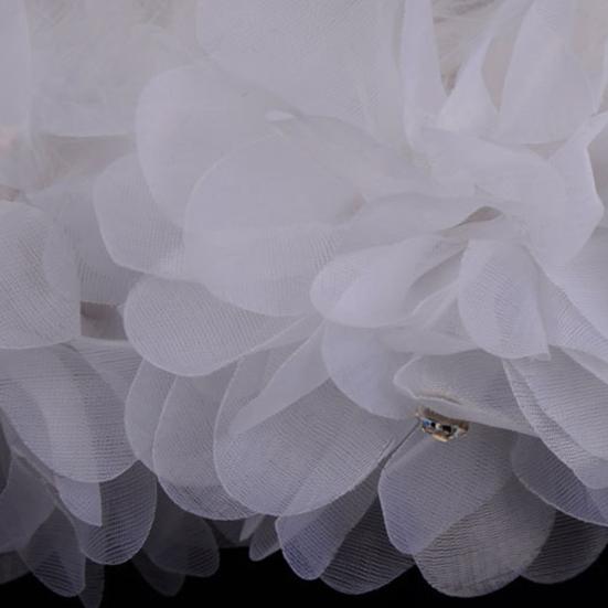 Blomsterkurv Iøynefallende dekorativ gasbind Blondedekorasjon Søt håndtak Blomsterjentekurv Hjemmeinnredning