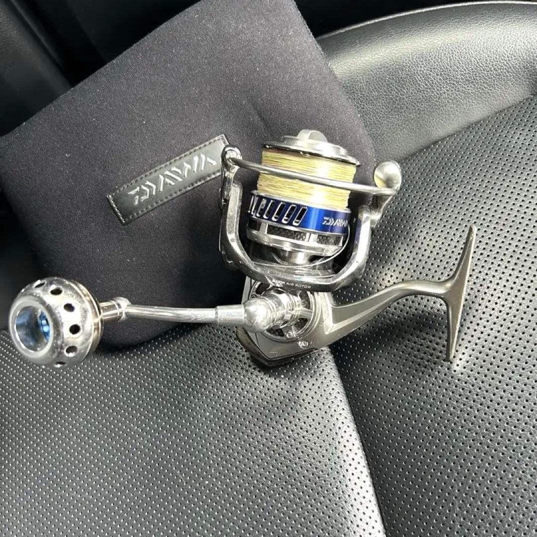 Used DAIWA Saltiga 10 3500 spinning reel