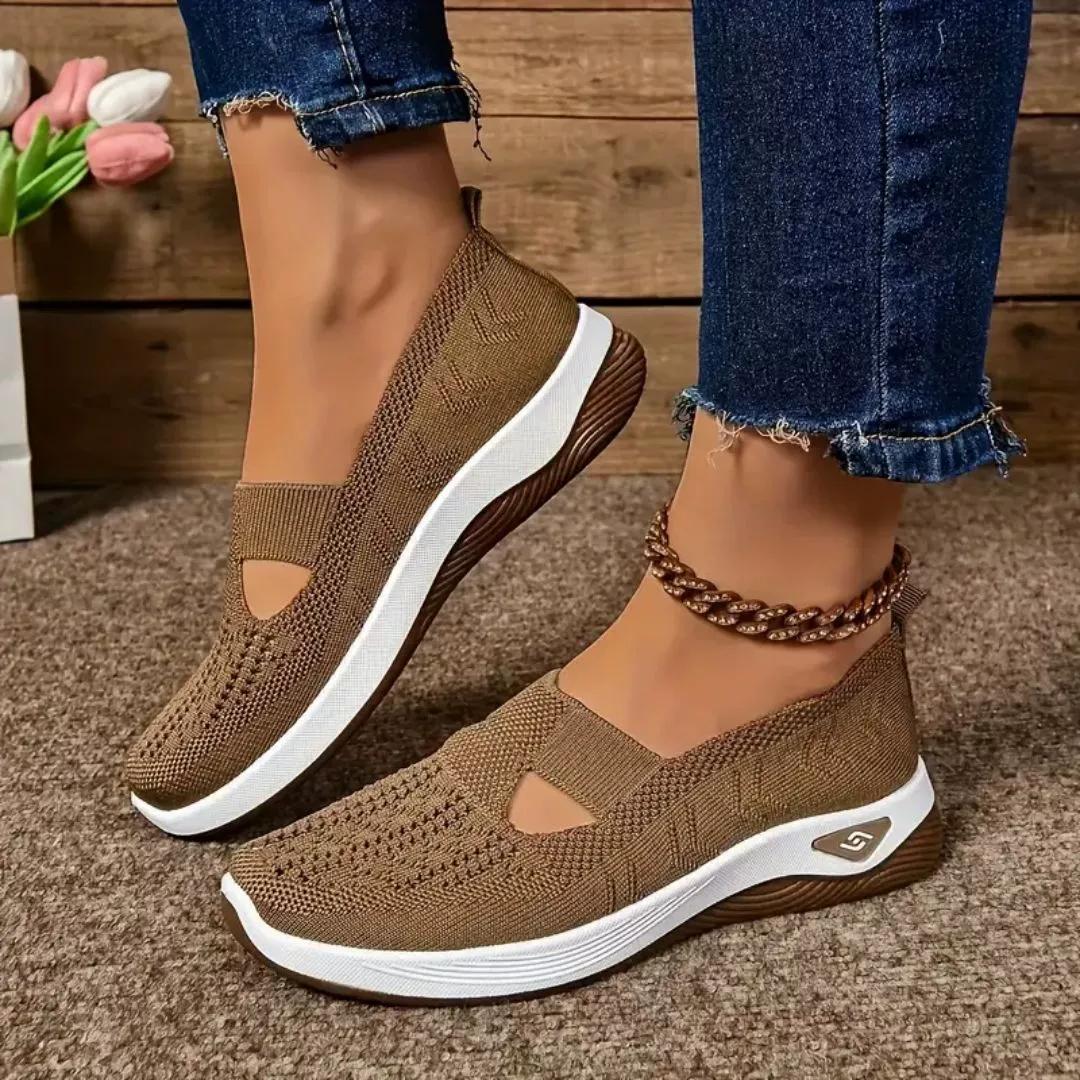 Scarpe da ginnastica da donna con cut-out, casual, traspiranti, slip-on, scarpe da passeggio leggere, scarpe piatte da esterno 40 caffè