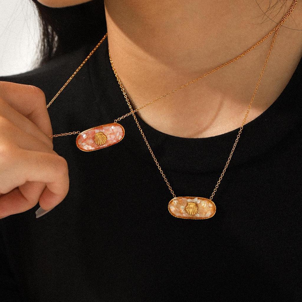 European & American Ocean-Style Stainless Steel Necklace with Epoxy Seashell Pendant for Women.