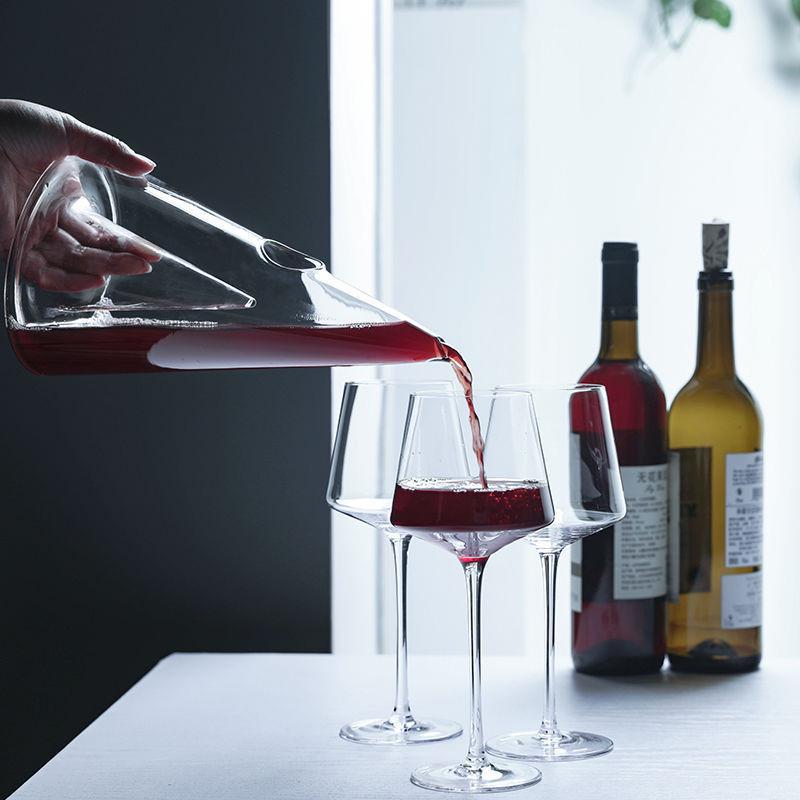 Nordic Style Small Waist Red Wine Glass Decanter & Waterfall Dispenser