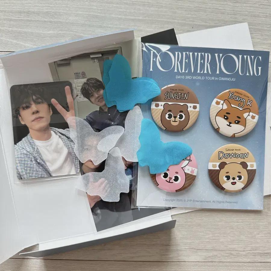 

Day6 Gwangju Admission Gift Package