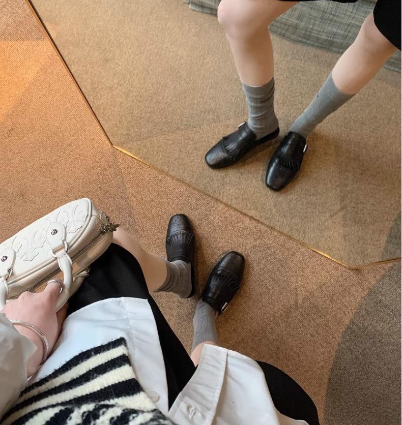 

Версия из коровьей кожи виноградная мать Брокк гравированная бахрома сумка голова тапочки женская летняя одежда на плоской подошве ретро Мюли полутапочки 40 чёрный