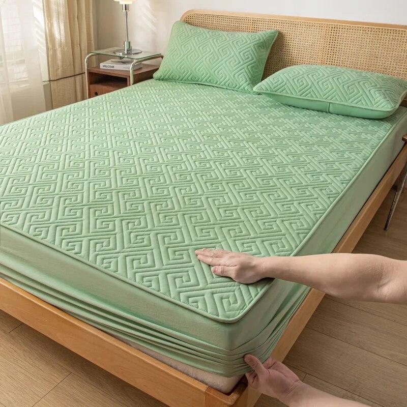 Waterproof Mattress Protector Cotton Padded Thickening Elastic Fitted Sheet Breathable Non-Slip Mattress Cover Machine Washable